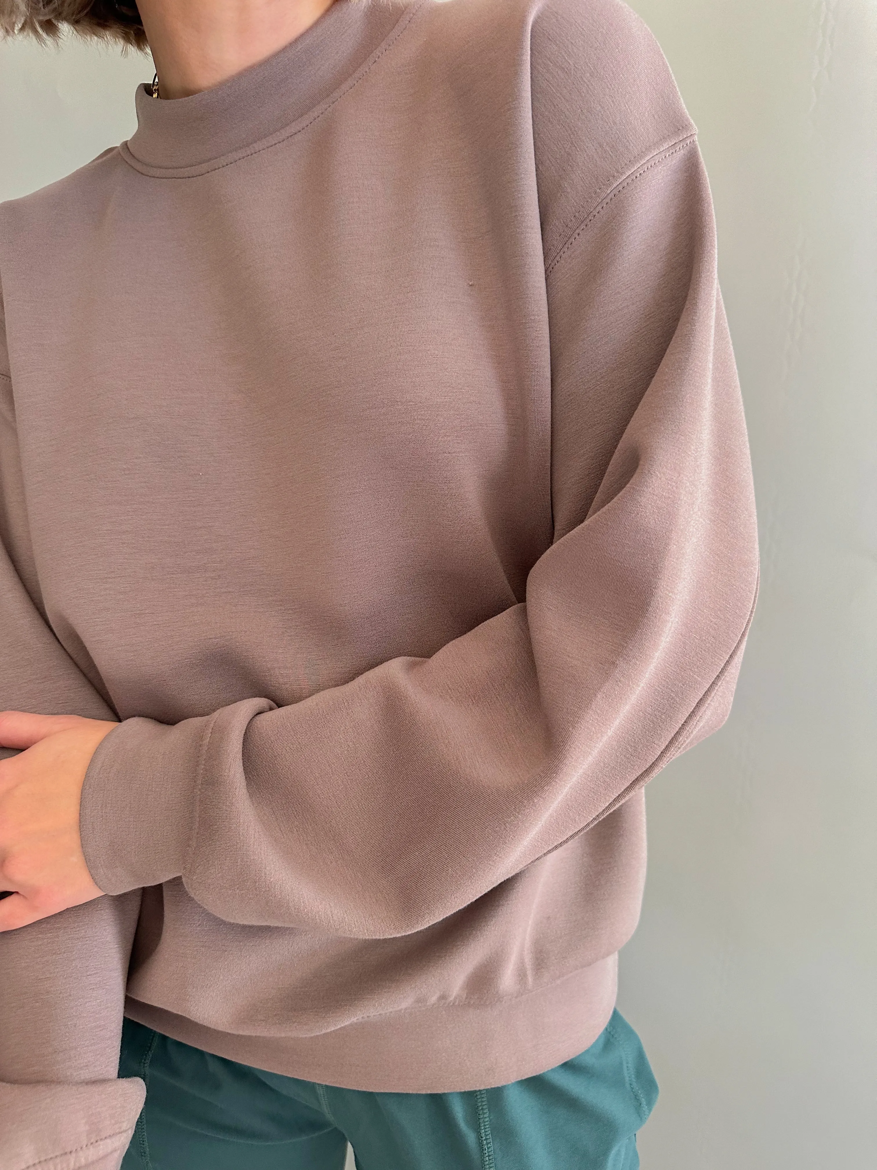 The Truman Athletic Sweatshirt (Mocha)